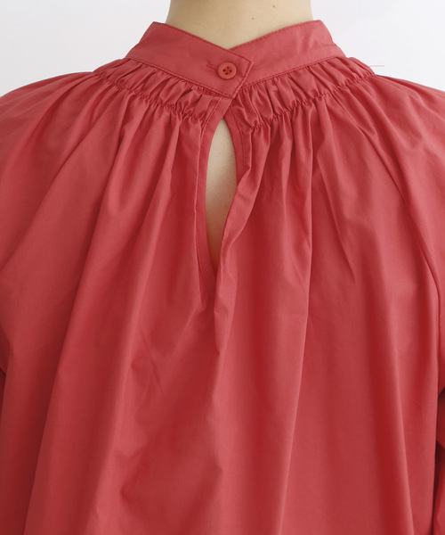 MERLOT（メルロー）の「バンドカラーギャザーブラウス1450（シャツ/ブラウス・レディース・ブラック/ブルー/レッド/オフホワイト・FREE）」の18枚目の写真