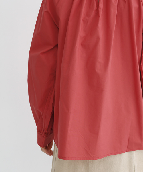 MERLOT（メルロー）の「バンドカラーギャザーブラウス1450（シャツ/ブラウス・レディース・ブラック/ブルー/レッド/オフホワイト・FREE）」の17枚目の写真