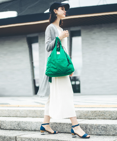 PICHE ABAHOUSE（ピシェ アバハウス）の「【WEB別注】クリアヒールストラップサンダル（サンダル・レディース・ブラック/イエロー/ブルー/シャンパン・SMALL/MEDIUM/LARGE）」の10枚目の写真