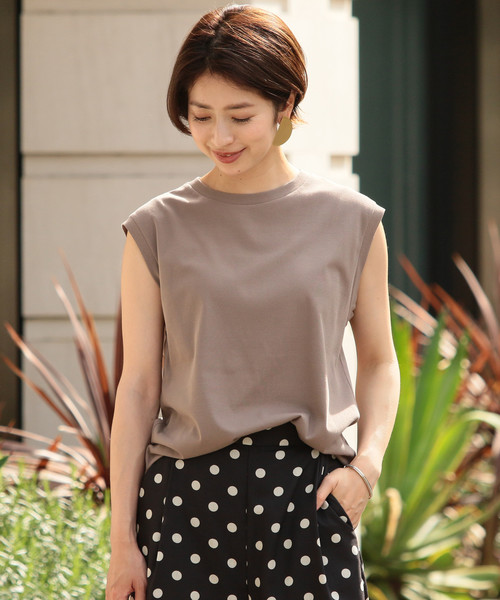 BEAUTY&YOUTH UNITED ARROWS（ビューティーアンドユースユナイテッドアローズ）の「BY∴ ドライコットンノースリーブカットソー o（Tシャツ/カットソー・レディース・ホワイト/ライム/ダークグレー/パープル/ダークグリーン/ベージュ/ブラック/ライトブルー・FREE）」の5枚目の写真