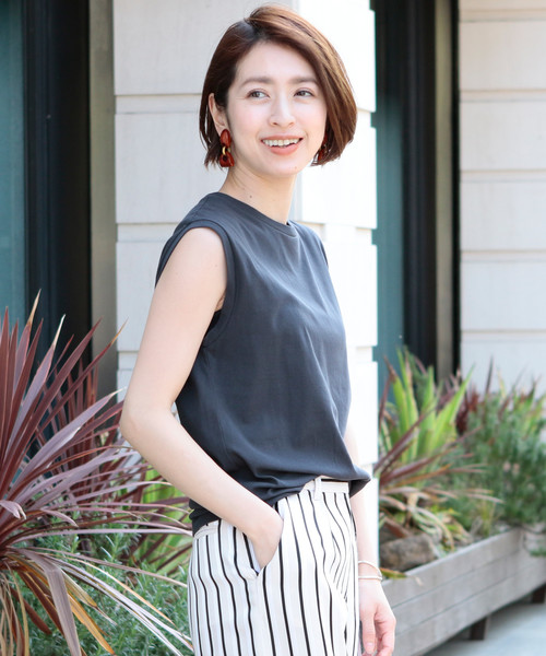 BEAUTY&YOUTH UNITED ARROWS（ビューティーアンドユースユナイテッドアローズ）の「BY∴ ドライコットンノースリーブカットソー o（Tシャツ/カットソー・レディース・ホワイト/ライム/ダークグレー/パープル/ダークグリーン/ベージュ/ブラック/ライトブルー・FREE）」の4枚目の写真