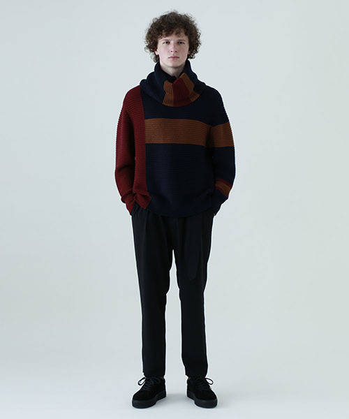 CULLNI（クルニ）の「【CULLNI】STUDIOUS限定別注切り替えスヌード（ストール/ショール・メンズ・ブラック/ネイビー・FREE）」の4枚目の写真