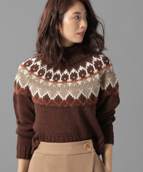 Andemiu（アンデミュウ）の「フォークロアショートニット818780（ニット/セーター・レディース・アイボリー/ブラウン・FREE）」の3枚目の写真