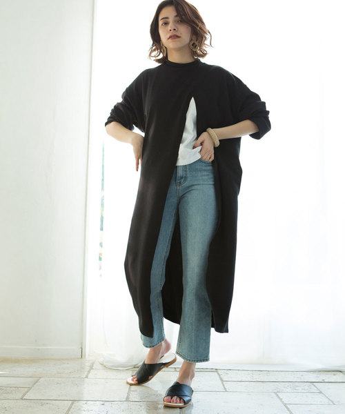 marjour（マージュール）の「SLIT CUT PULLOVER（Tシャツ/カットソー・レディース・ブラック/ベージュ・MEDIUM）」の2枚目の写真