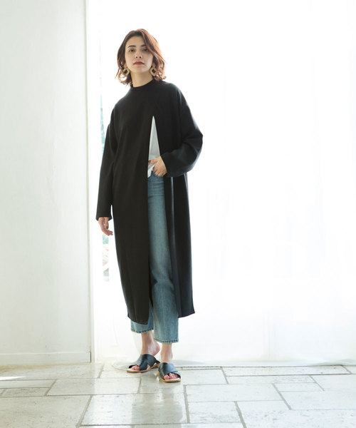 marjour（マージュール）の「SLIT CUT PULLOVER（Tシャツ/カットソー・レディース・ブラック/ベージュ・MEDIUM）」の3枚目の写真