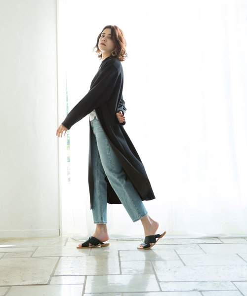 marjour（マージュール）の「SLIT CUT PULLOVER（Tシャツ/カットソー・レディース・ブラック/ベージュ・MEDIUM）」の9枚目の写真