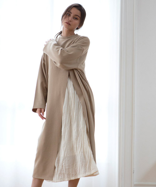 marjour（マージュール）の「SLIT CUT PULLOVER（Tシャツ/カットソー・レディース・ブラック/ベージュ・MEDIUM）」の7枚目の写真