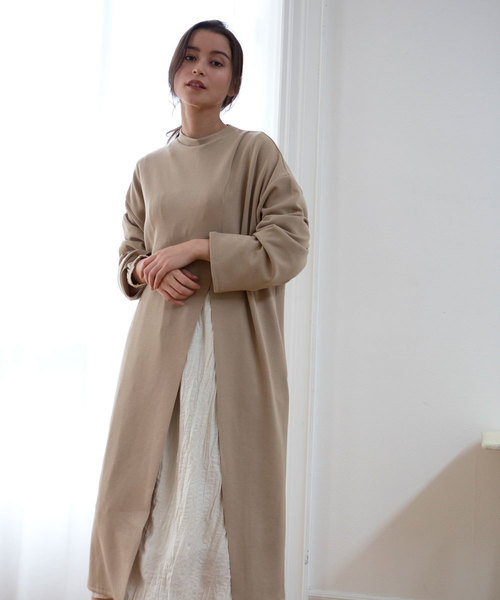 marjour（マージュール）の「SLIT CUT PULLOVER（Tシャツ/カットソー・レディース・ブラック/ベージュ・MEDIUM）」の10枚目の写真