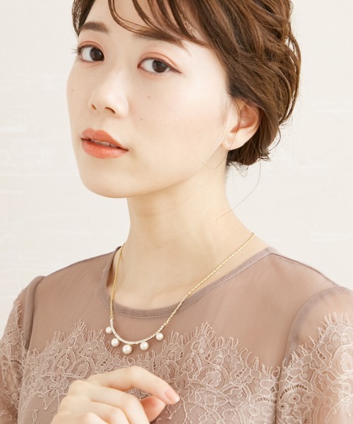 AIMER(エメ)の「パール付プレートネックレス(ネックレス・レディース・ゴールド/シルバー・フリ-)」の8枚目の写真