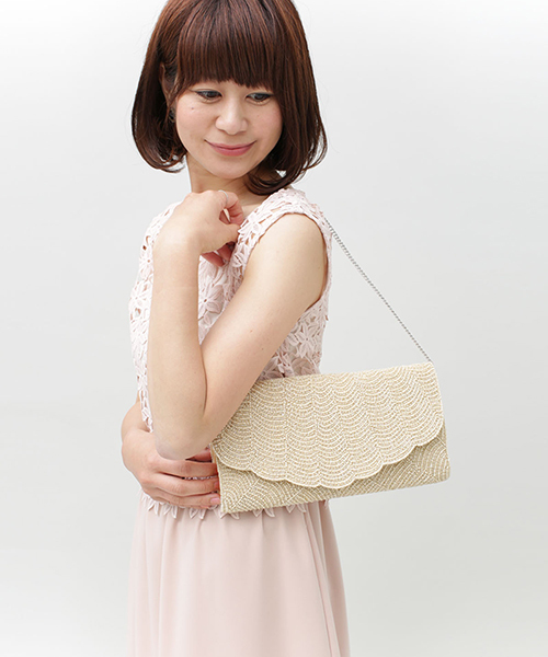 NANO universe（ナノユニバース）の「ANAN S/ビーズクラッチ（クラッチバッグ・レディース・ベージュ/ライトグレー・FREE）」の2枚目の写真