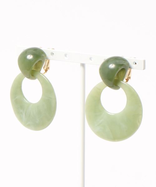 LOWRYS FARM（ローリーズファーム）の「プックリアクリルイヤリング　848902（イヤリング・レディース・ブラウン/グリーン/アイボリー・FREE）」の3枚目の写真