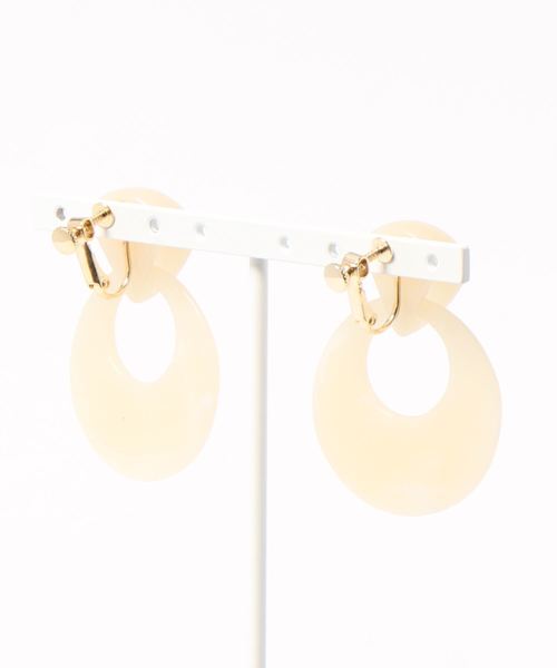 LOWRYS FARM（ローリーズファーム）の「プックリアクリルイヤリング　848902（イヤリング・レディース・ブラウン/グリーン/アイボリー・FREE）」の4枚目の写真