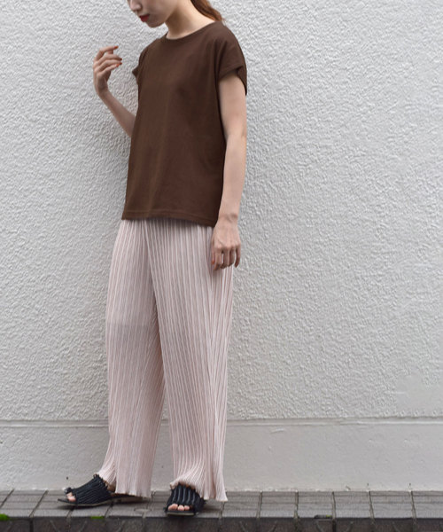 w closet(ダブルクローゼット)の「後ろレースアッププルオーバー(Tシャツ/カットソー・レディース・パープル/ブラウン/オフホワイト/スミクロ/グレイッシュベージュ・FREE)」の10枚目の写真
