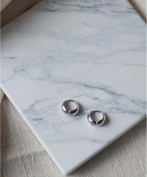 Port(ポート)の「ラウンド フープ ミニ ピアス(ピアス(両耳用)・レディース・ゴールド系その他2/シルバー/ゴールド系その他/ゴールド/シルバー系その他2/シルバー系その他・FREE)」の16枚目の写真