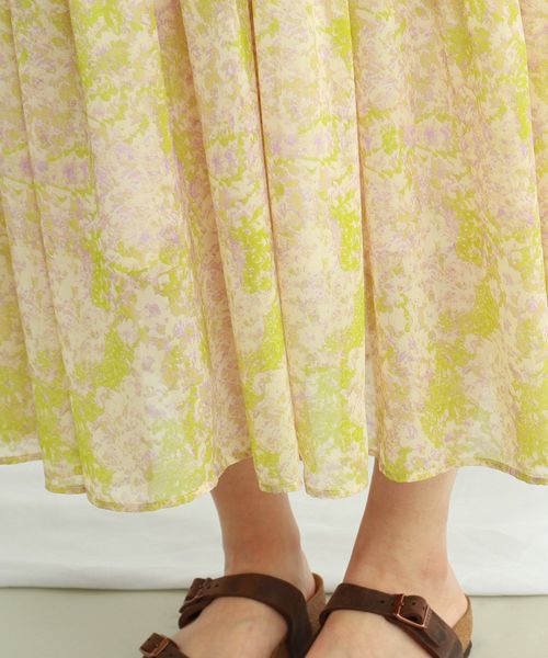 【50％OFF】フラワープリント シフォンワンピース