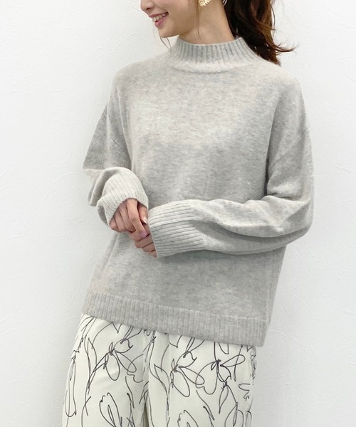 archives(アルシーヴ)の「ハイネックボリューム袖プルオーバー(ニット/セーター・レディース・グレー/ベージュ/グリーン/ブルー/モカ・MEDIUM)」の1枚目の写真