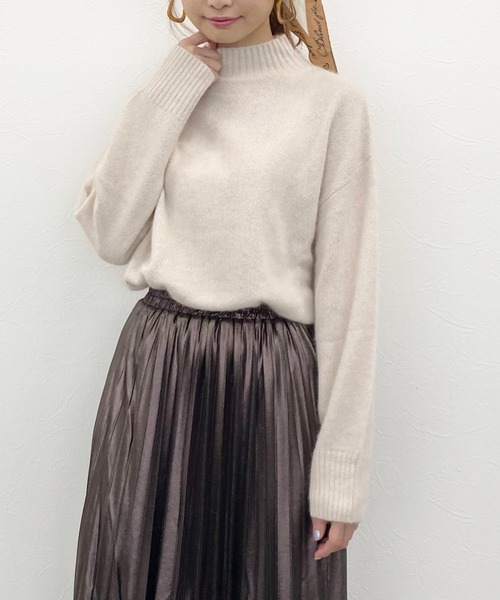 archives(アルシーヴ)の「ハイネックボリューム袖プルオーバー(ニット/セーター・レディース・グレー/ベージュ/グリーン/ブルー/モカ・MEDIUM)」の14枚目の写真