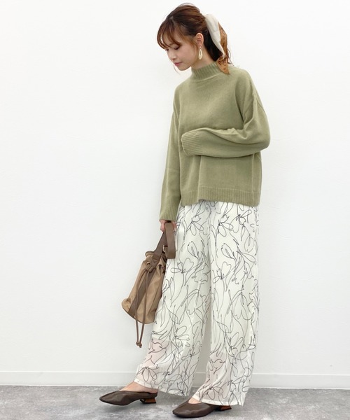 archives(アルシーヴ)の「ハイネックボリューム袖プルオーバー(ニット/セーター・レディース・グレー/ベージュ/グリーン/ブルー/モカ・MEDIUM)」の16枚目の写真