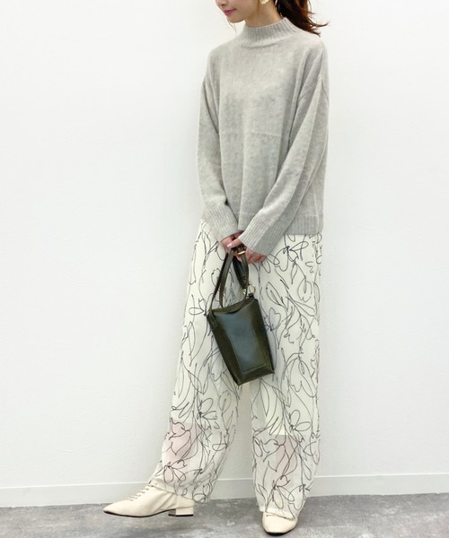 archives(アルシーヴ)の「ハイネックボリューム袖プルオーバー(ニット/セーター・レディース・グレー/ベージュ/グリーン/ブルー/モカ・MEDIUM)」の9枚目の写真