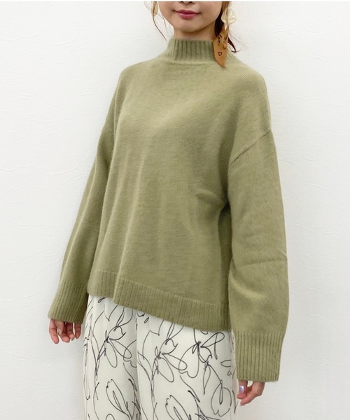 archives(アルシーヴ)の「ハイネックボリューム袖プルオーバー(ニット/セーター・レディース・グレー/ベージュ/グリーン/ブルー/モカ・MEDIUM)」の17枚目の写真