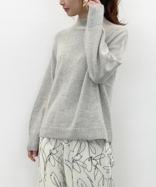 archives(アルシーヴ)の「ハイネックボリューム袖プルオーバー(ニット/セーター・レディース・グレー/ベージュ/グリーン/ブルー/モカ・MEDIUM)」の11枚目の写真