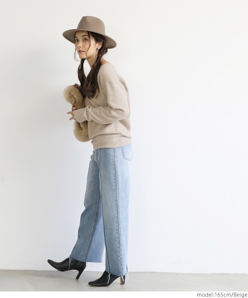 coca(coca)(コカ)の「リサイクルモヘアタッチVネックニット(ニット/セーター・レディース・ベージュ/ブラック/ブルー・ONE SIZE)」の8枚目の写真