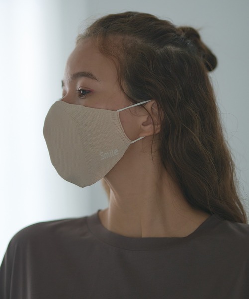 PUAL CE CIN（ピュアルセシン）の「ホールガーメント SMILEマスク 大人用（マスク・レディース・オフホワイト/グレー/ライトグレー/ベージュ・FREE）」の8枚目の写真