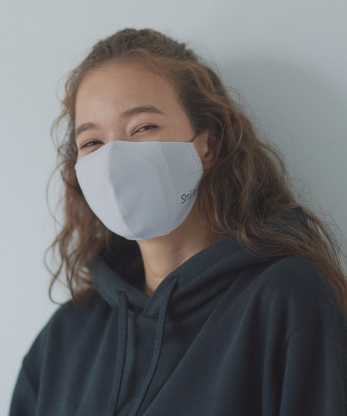 PUAL CE CIN（ピュアルセシン）の「ホールガーメント SMILEマスク 大人用（マスク・レディース・オフホワイト/グレー/ライトグレー/ベージュ・FREE）」の9枚目の写真