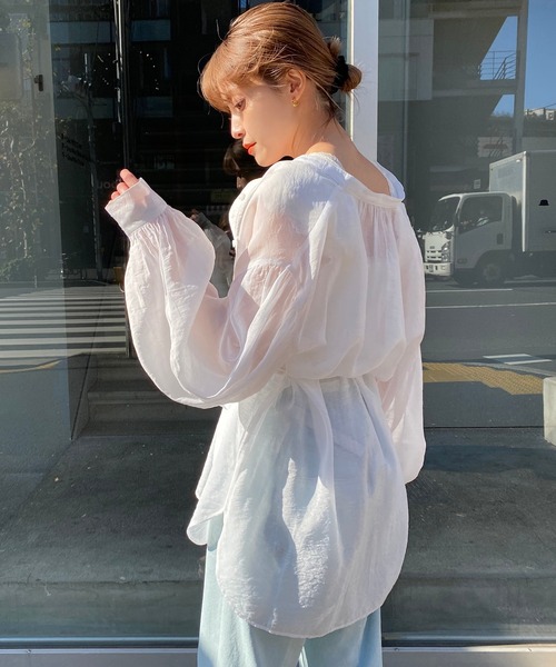 one after another NICE CLAUP(ワンアフターアナザーナイスクラップ)の「【WEB限定】バンドカラーシアーシャツ(シャツ/ブラウス・レディース・オフホワイト/ベージュ/ブルー/コーラルピンク/ブラウン/ミント・FREE)」の21枚目の写真