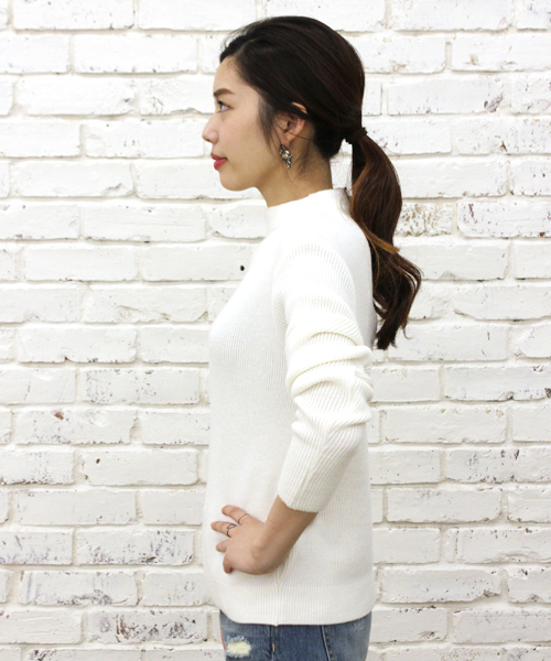 DouDou（ドゥドゥ）の「ボトルネックプルオーバー（ニット/セーター・レディース・オフホワイト/ブルー/ネイビー・FREE）」の5枚目の写真