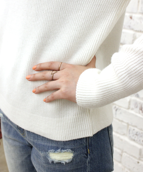 DouDou（ドゥドゥ）の「ボトルネックプルオーバー（ニット/セーター・レディース・オフホワイト/ブルー/ネイビー・FREE）」の8枚目の写真