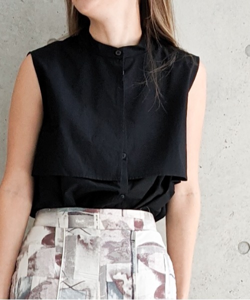 Per sist ence（パーシエンス）の「Per sist ence/パーシエンス　ケープ付き ノースリーブシャツ（シャツ/ブラウス・レディース・ベージュ/オフホワイト/ブラック・FREE）」の3枚目の写真