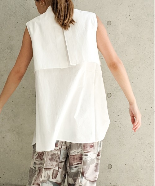 Per sist ence（パーシエンス）の「Per sist ence/パーシエンス　ケープ付き ノースリーブシャツ（シャツ/ブラウス・レディース・ベージュ/オフホワイト/ブラック・FREE）」の22枚目の写真