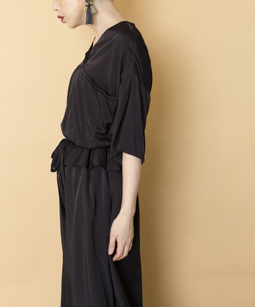 OSMOSIS（オズモーシス）の「ビッグポケットオールインワン（つなぎ/オールインワン・レディース・ブラック/ベージュ/グレー系その他・ONE SIZE）」の13枚目の写真