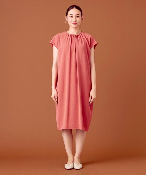 closet story（クローゼットストーリー）の「＜closet story（クローゼットストーリー）＞ネックギャザー フレンチスリーブ ワンピース -ウォッシャブル-（ワンピース・レディース・ブラック/ピンク・FREE）」の3枚目の写真