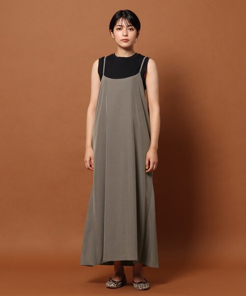 DRESSTERIOR(ドレステリア)の「◆バックリボンフレアキャミワンピース(ワンピース・レディース・ブラック/サンドベージュ・38/36)」の6枚目の写真