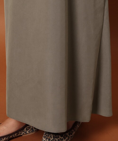 DRESSTERIOR(ドレステリア)の「◆バックリボンフレアキャミワンピース(ワンピース・レディース・ブラック/サンドベージュ・38/36)」の3枚目の写真