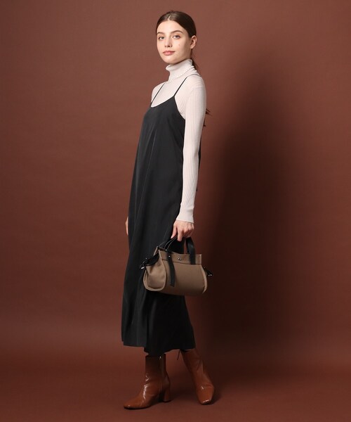 DRESSTERIOR(ドレステリア)の「◆バックリボンフレアキャミワンピース(ワンピース・レディース・ブラック/サンドベージュ・38/36)」の7枚目の写真