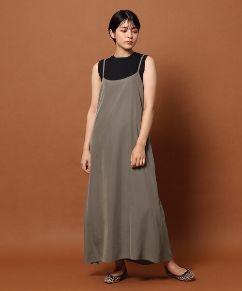 DRESSTERIOR(ドレステリア)の「◆バックリボンフレアキャミワンピース(ワンピース・レディース・ブラック/サンドベージュ・38/36)」の19枚目の写真