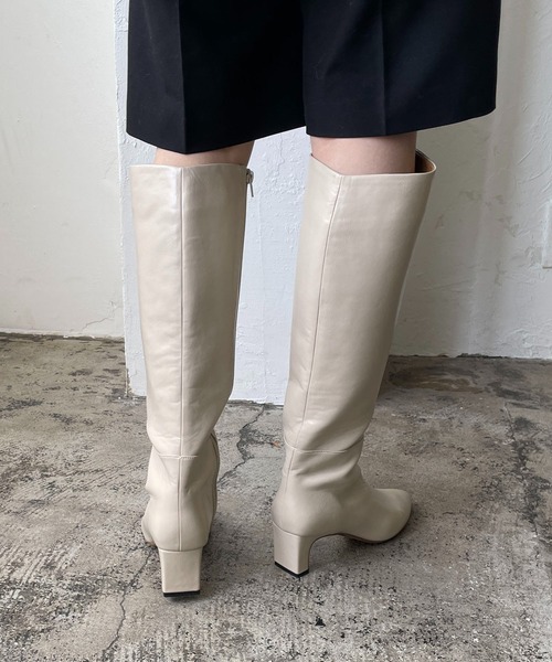 CAPRICIEUX LE'MAGE（カプリシューレマージュ）の「ポインテッドロングブーツ（ブーツ・レディース・ブラック/ライトベージュ・23.5/24.5）」の5枚目の写真