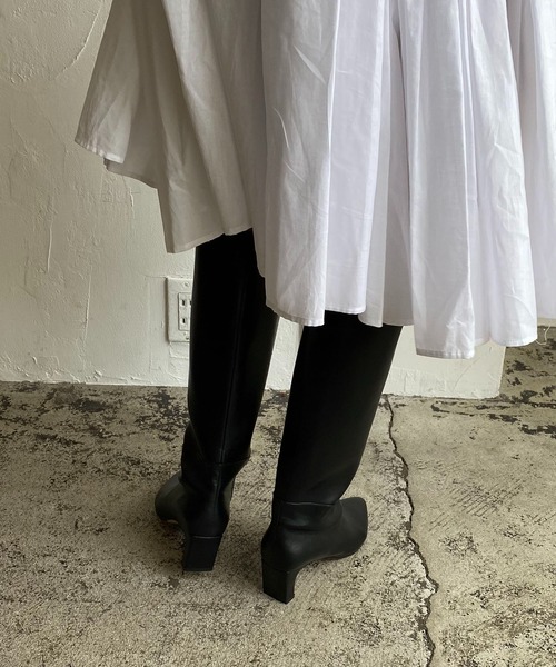 CAPRICIEUX LE'MAGE（カプリシューレマージュ）の「ポインテッドロングブーツ（ブーツ・レディース・ブラック/ライトベージュ・23.5/24.5）」の9枚目の写真