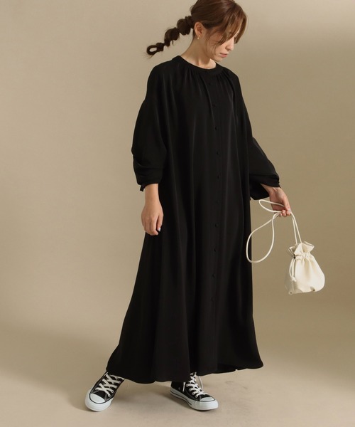 AULI（アウリィ）の「【低身長向けサイズ】シャーリングボリュームスリーブロングシャツワンピース（ワンピース・レディース・ホワイト/ブラウン/ブラック・XS/S）」の21枚目の写真