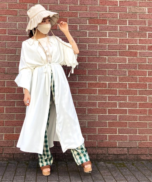 AULI（アウリィ）の「【低身長向けサイズ】シャーリングボリュームスリーブロングシャツワンピース（ワンピース・レディース・ホワイト/ブラウン/ブラック・XS/S）」の16枚目の写真