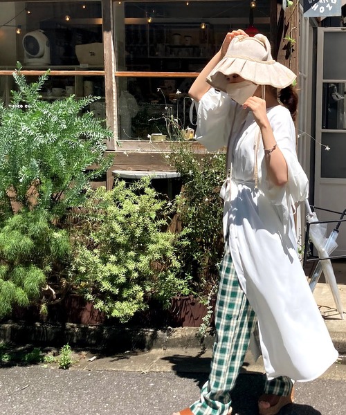 AULI（アウリィ）の「【低身長向けサイズ】シャーリングボリュームスリーブロングシャツワンピース（ワンピース・レディース・ホワイト/ブラウン/ブラック・XS/S）」の17枚目の写真