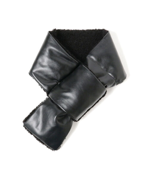 Ray BEAMS(レイビームス)の「Ray BEAMS / フェイクレザー 中綿 コンビ マフラー(マフラー・レディース・ブラック/グリーン・ONE SIZE)」の4枚目の写真