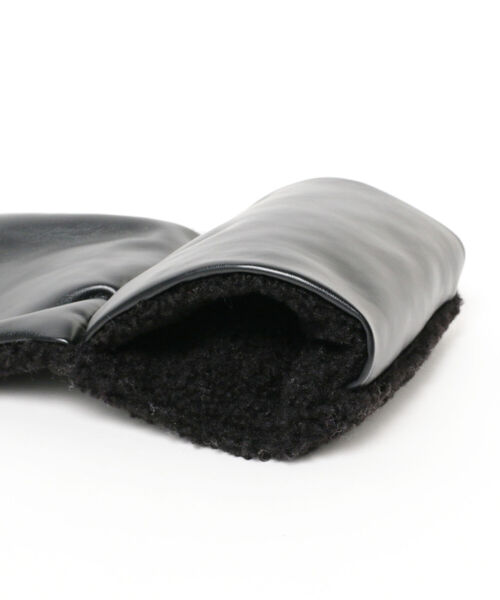 Ray BEAMS(レイビームス)の「Ray BEAMS / フェイクレザー 中綿 コンビ マフラー(マフラー・レディース・ブラック/グリーン・ONE SIZE)」の6枚目の写真