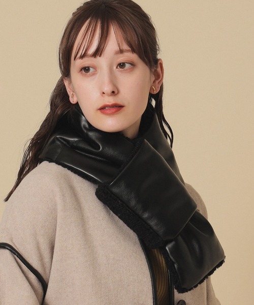 Ray BEAMS(レイビームス)の「Ray BEAMS / フェイクレザー 中綿 コンビ マフラー(マフラー・レディース・ブラック/グリーン・ONE SIZE)」の15枚目の写真