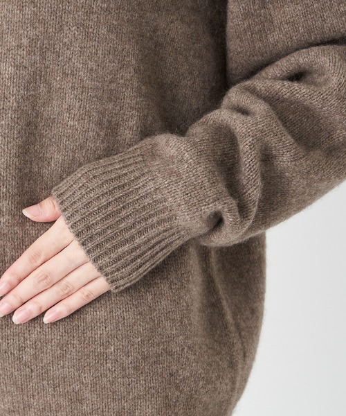 RIVE DROITE（リヴドロワ）の「ふわふわの素材感が女性らしい　YAK100クルーネックニット（ニット/セーター・レディース・アイボリー/モカ/グリーン系その他・FREE）」の5枚目の写真