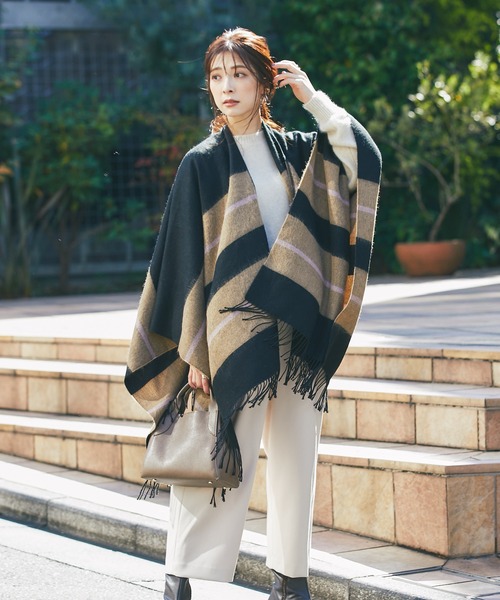 RIVE DROITE（リヴドロワ）の「ふわふわの素材感が女性らしい　YAK100クルーネックニット（ニット/セーター・レディース・アイボリー/モカ/グリーン系その他・FREE）」の12枚目の写真