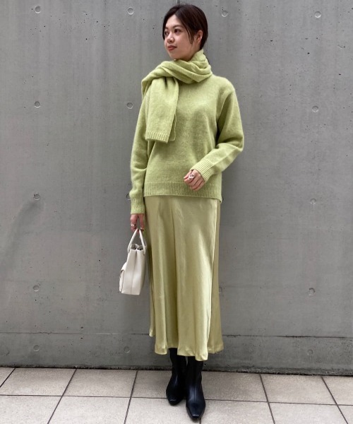 RIVE DROITE（リヴドロワ）の「ふわふわの素材感が女性らしい　YAK100クルーネックニット（ニット/セーター・レディース・アイボリー/モカ/グリーン系その他・FREE）」の15枚目の写真